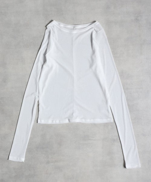 【新品】akane メッシュネック　プルオーバー 新品】akane メッシュネック プルオーバー