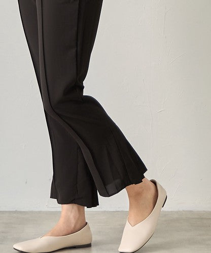 とろみ素材ポケットパール裾バックプリーツパンツ