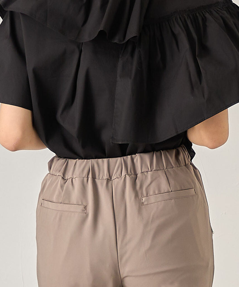 とろみ素材ポケットパール裾バックプリーツパンツ