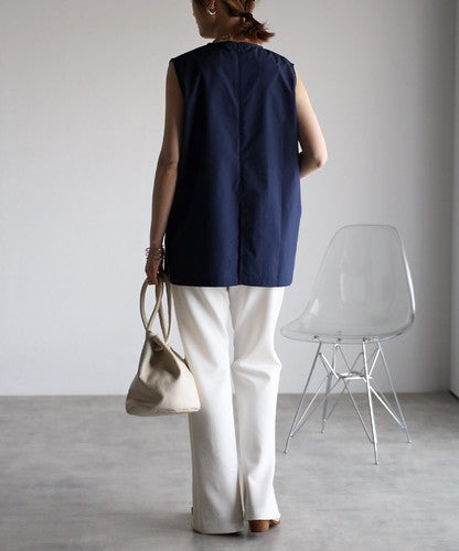 サイドゴールドボタンノースリブラウス